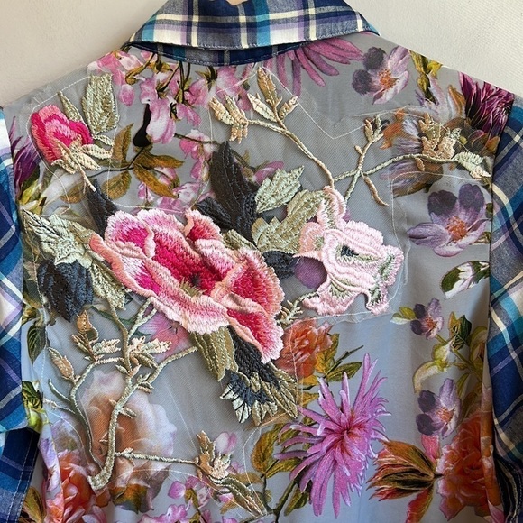 Soft Surroundings Serena Shirt Embroidered Plaid SZ XS - Picture 5 of 9